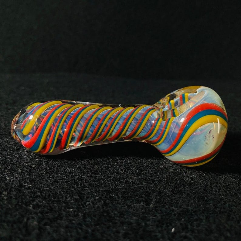 OnlyBongs Swirl Glass Pipe | Not That High