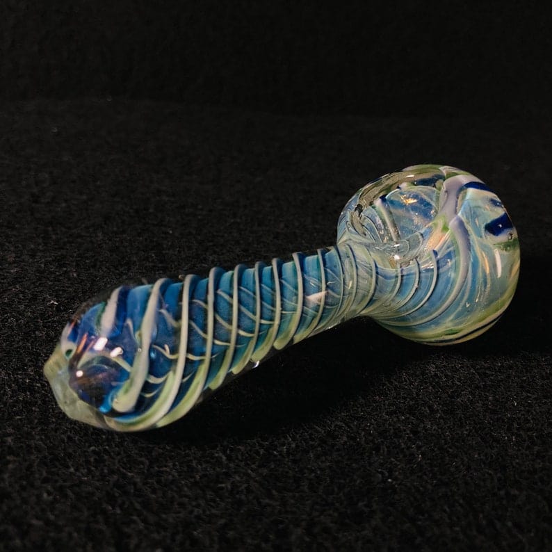 OnlyBongs Swirl Glass Pipe | Not That High